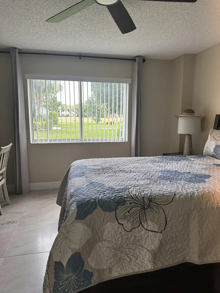 6698 N 10th Avenue Avenue N Lake Worth FL 33467