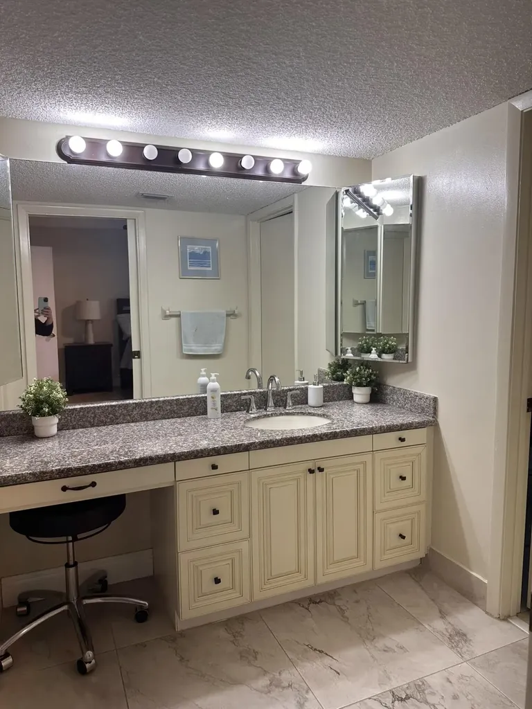 6698 N 10th Avenue Avenue N Lake Worth FL 33467