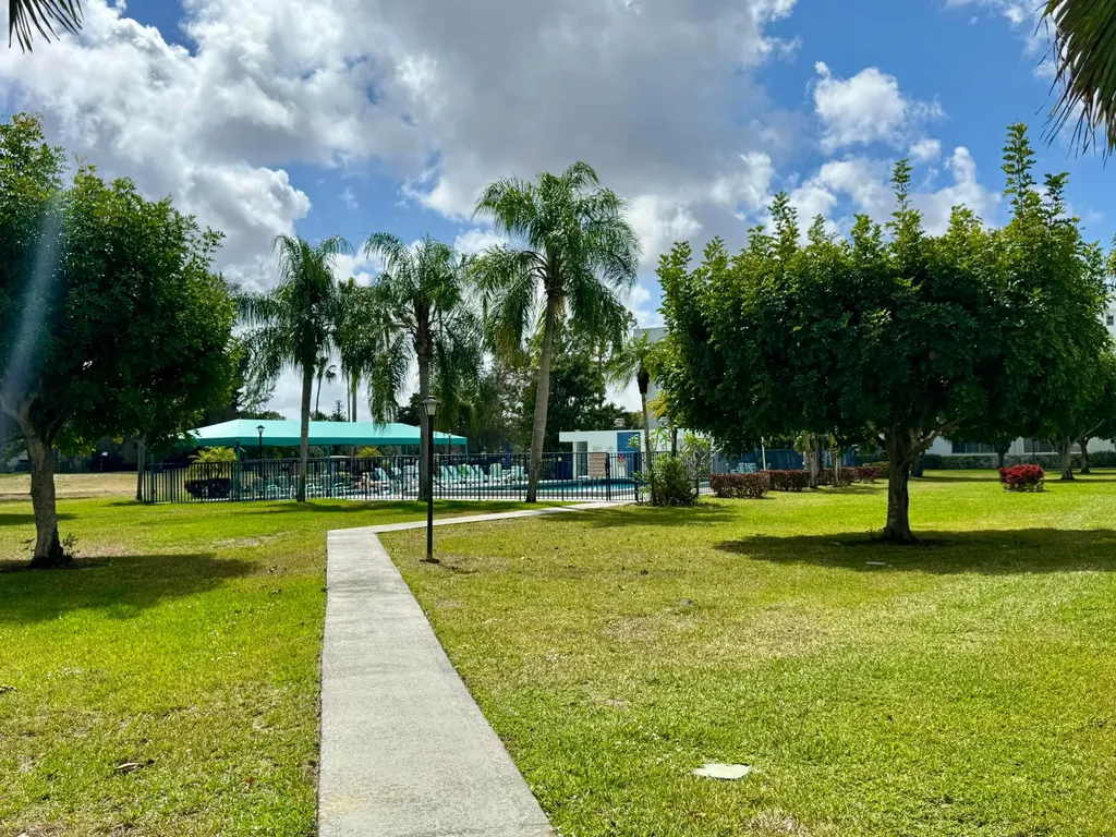6698 N 10th Avenue Avenue N Lake Worth FL 33467