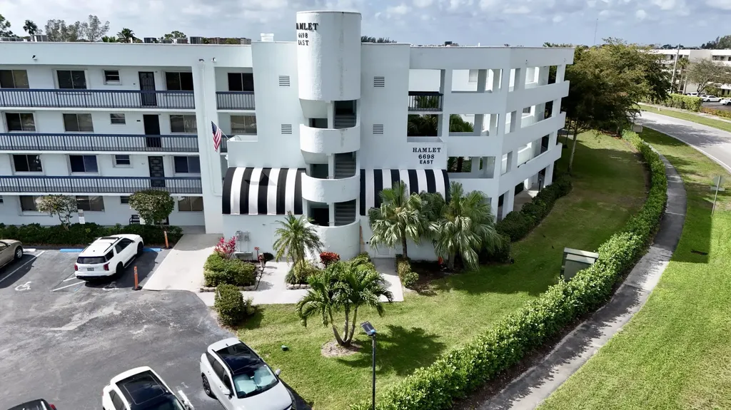 6698 N 10th Avenue Avenue N Lake Worth FL 33467