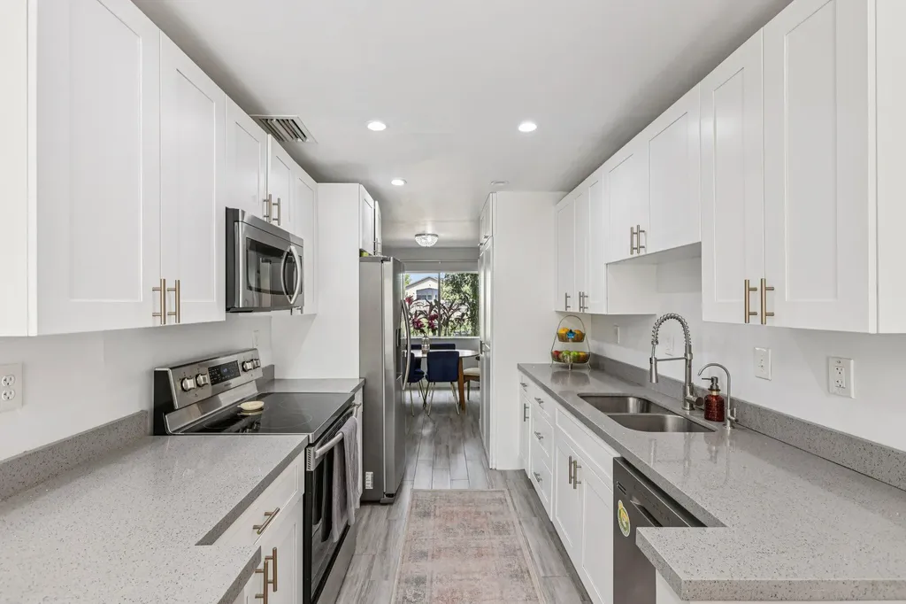 10625 NW 30th Place Sunrise FL 33322