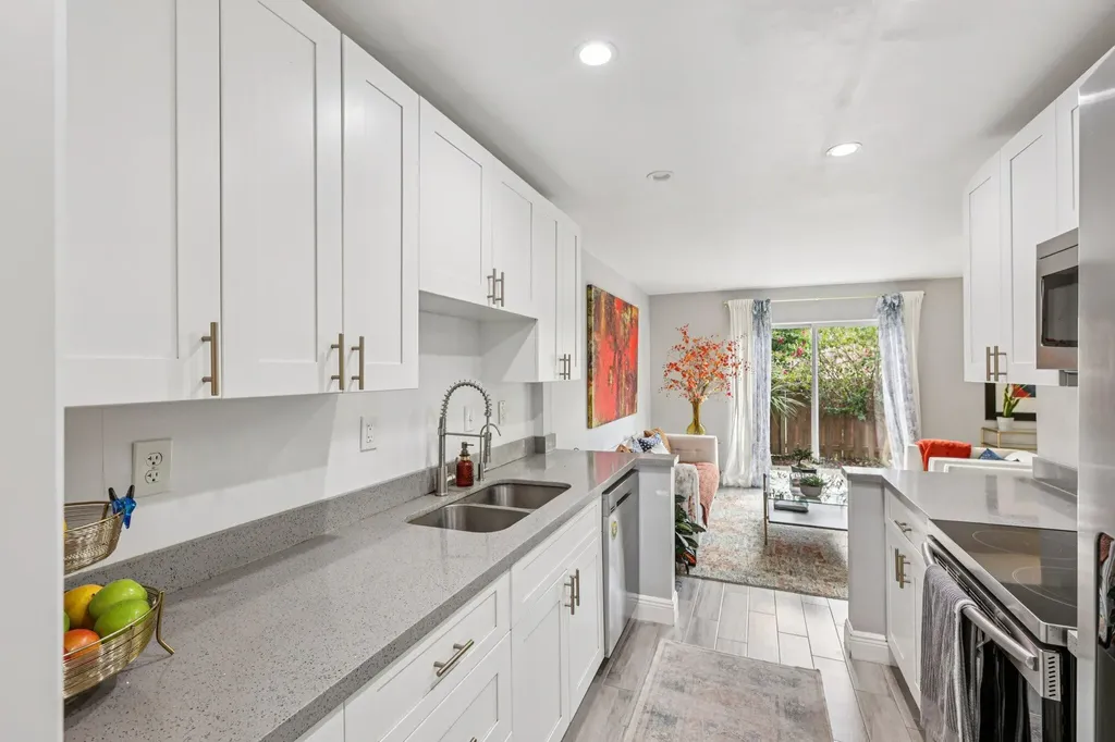 10625 NW 30th Place Sunrise FL 33322