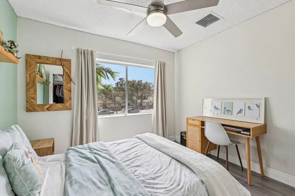 10625 NW 30th Place Sunrise FL 33322