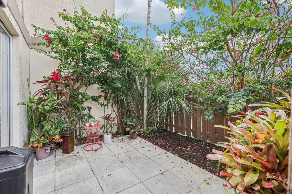 10625 NW 30th Place Sunrise FL 33322