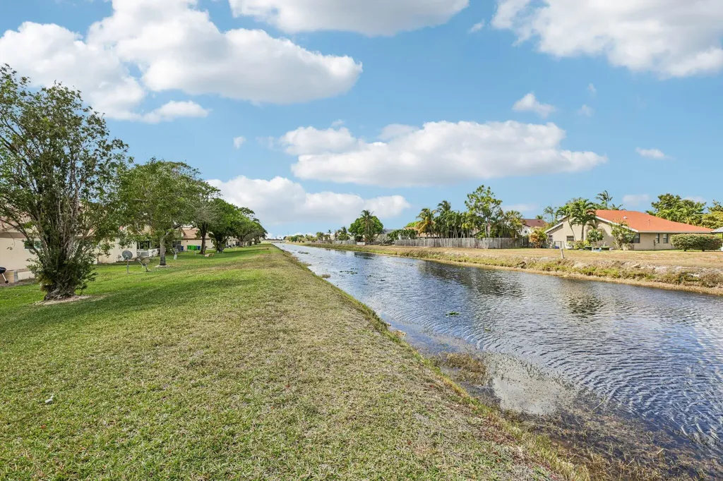 10625 NW 30th Place Sunrise FL 33322
