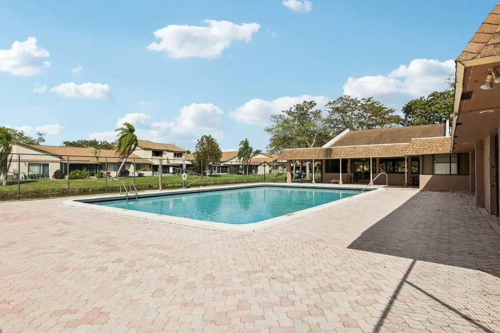 10625 NW 30th Place Sunrise FL 33322