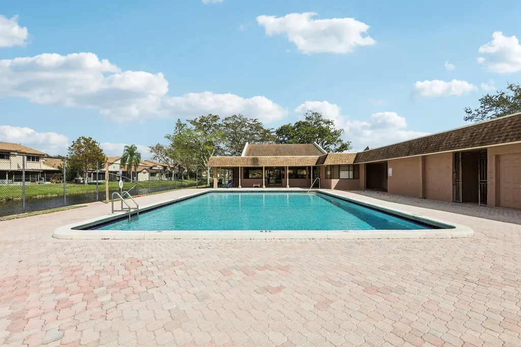 10625 NW 30th Place Sunrise FL 33322