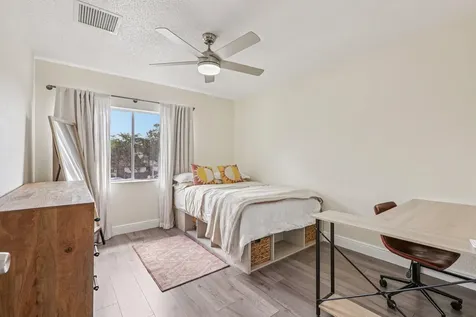 10625 NW 30th Place Sunrise FL 33322