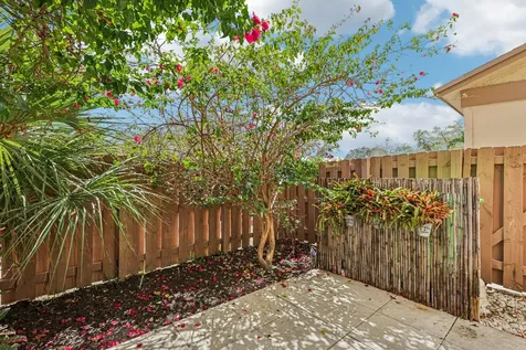 10625 NW 30th Place Sunrise FL 33322