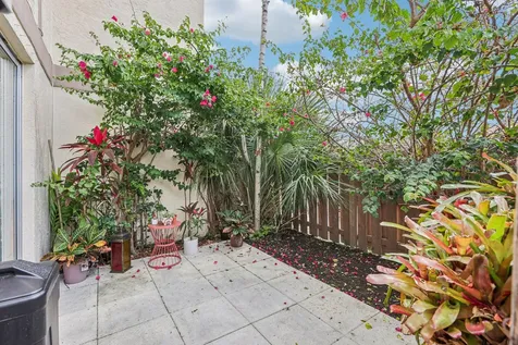 10625 NW 30th Place Sunrise FL 33322