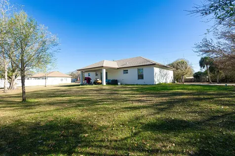 7757 NW 82nd Court Okeechobee FL 34972