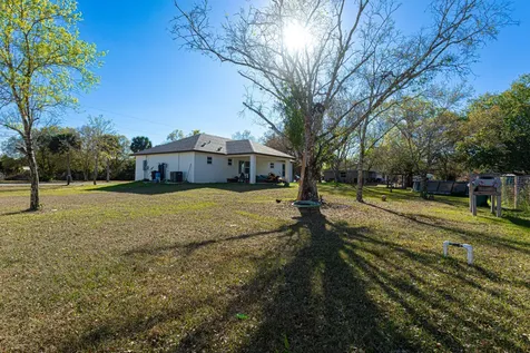 7757 NW 82nd Court Okeechobee FL 34972
