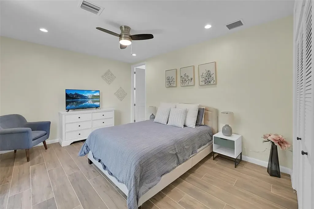 640 NE 17th Way Fort Lauderdale FL 33304