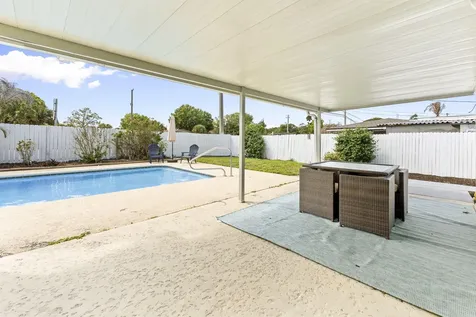 2503 Chesterfield Drive Fort Pierce FL 34982