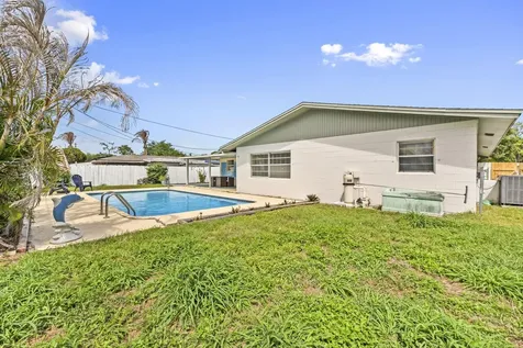 2503 Chesterfield Drive Fort Pierce FL 34982