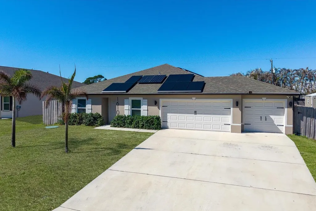 1610 SE Shepard Lane Port St Lucie FL 34983