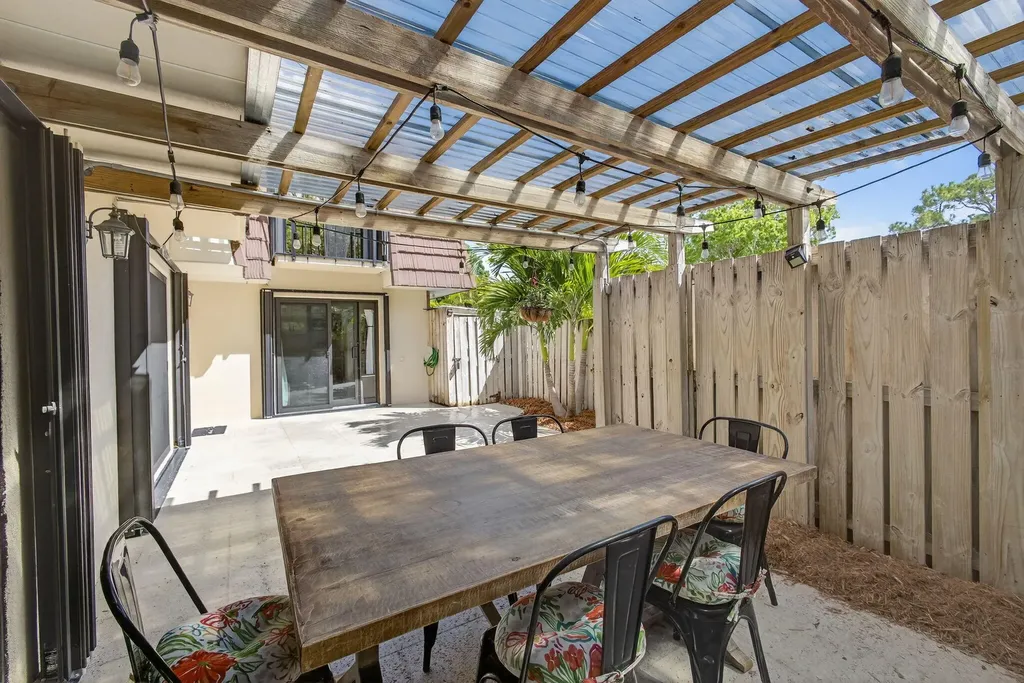 711 7th Lane Palm Beach Gardens FL 33418