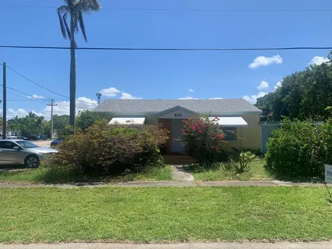 400 W Perry Street Lantana FL 33462
