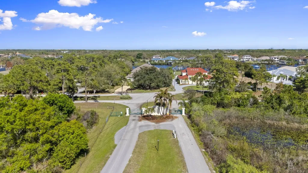 2985 SE South Lookout Boulevard Port St Lucie FL 34984