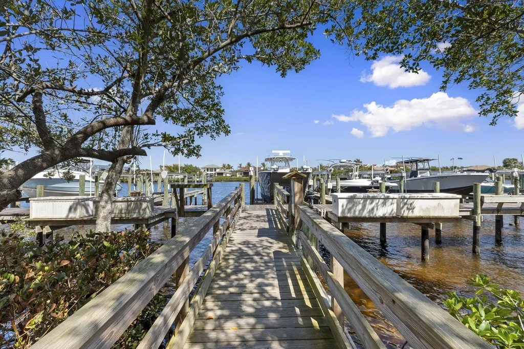 2985 SE South Lookout Boulevard Port St Lucie FL 34984
