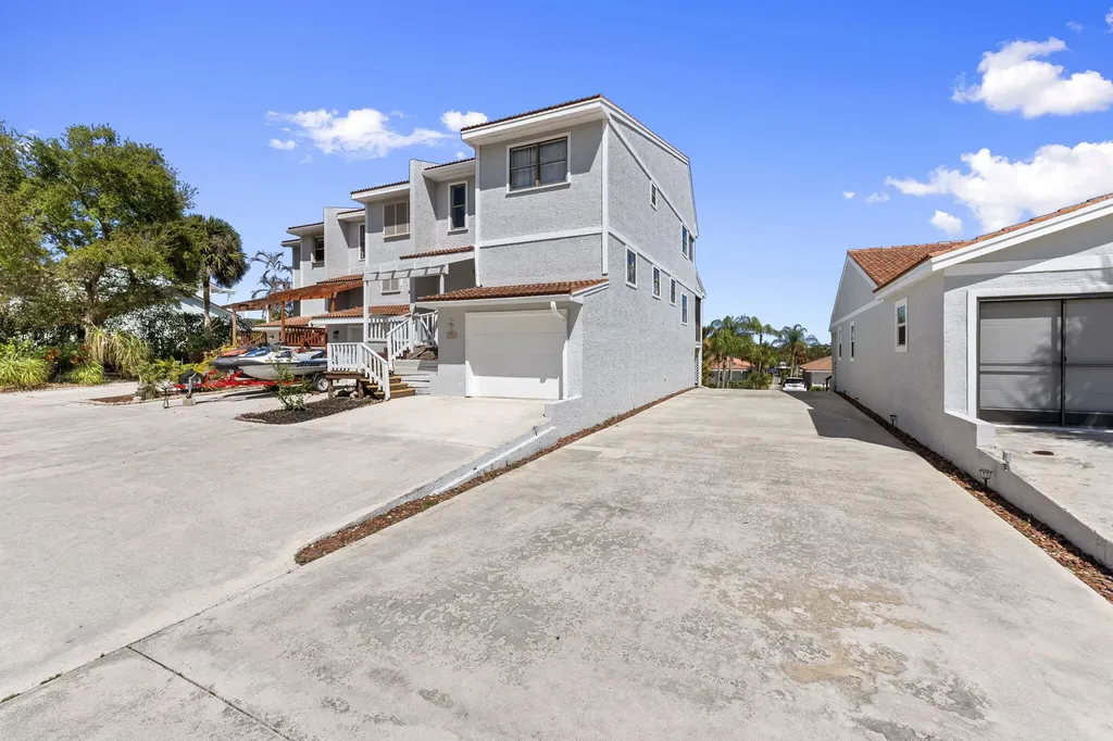 2985 SE South Lookout Boulevard Port St Lucie FL 34984