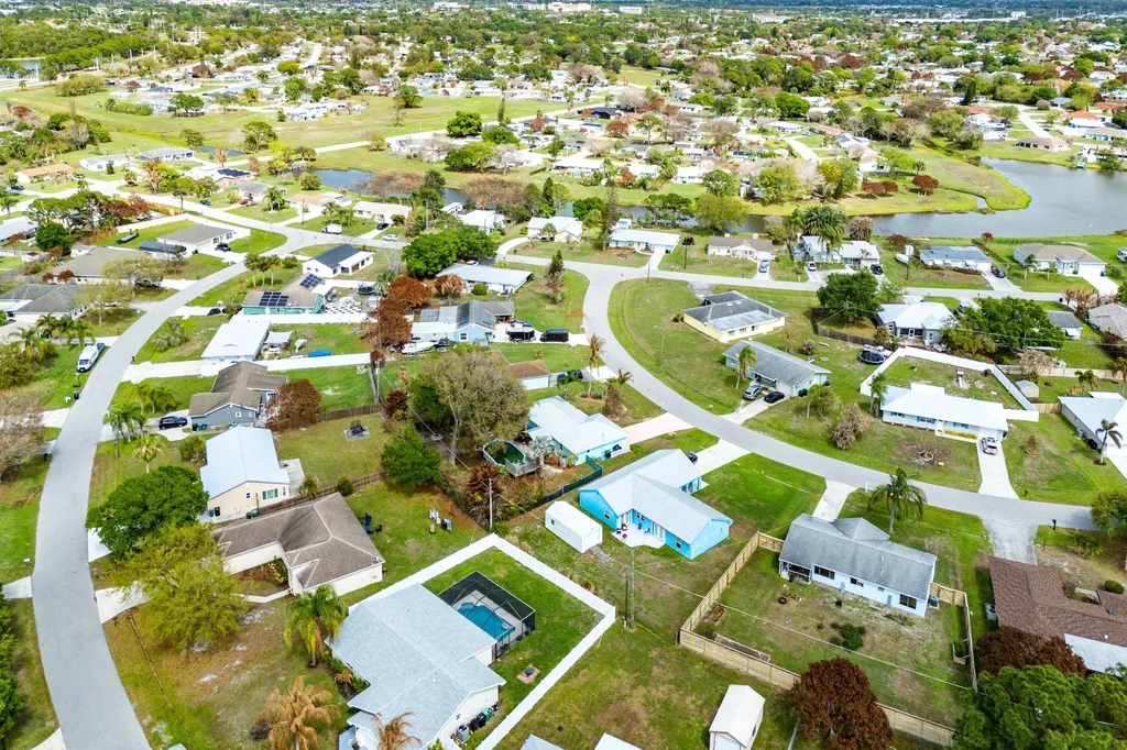2114 SE Midtown Road Port St Lucie FL 34952