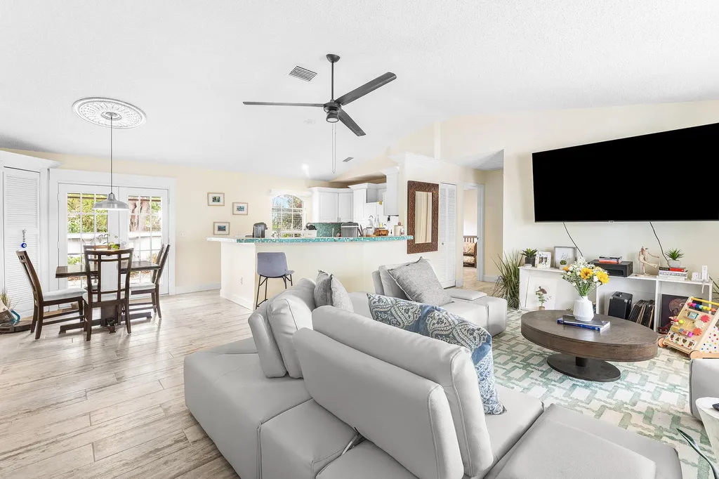 2114 SE Midtown Road Port St Lucie FL 34952