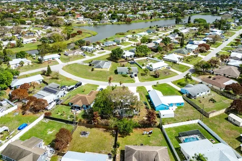 2114 SE Midtown Road Port St Lucie FL 34952