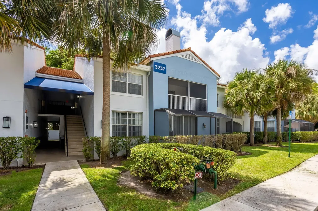3237 Clint Moore Road Boca Raton FL 33496