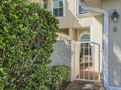 3223 S Lakeview Circle Hutchinson Island FL 34949