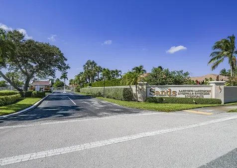 3223 S Lakeview Circle Hutchinson Island FL 34949