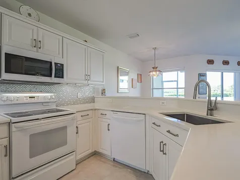 3223 S Lakeview Circle Hutchinson Island FL 34949