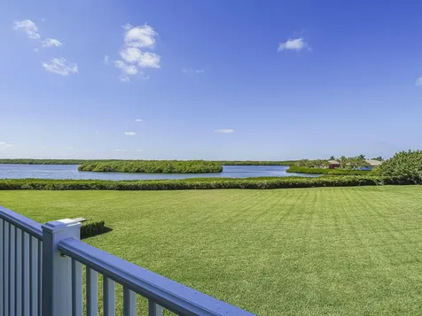 3223 S Lakeview Circle Hutchinson Island FL 34949