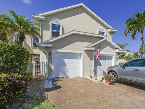 3223 S Lakeview Circle Hutchinson Island FL 34949