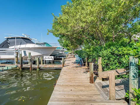 3223 S Lakeview Circle Hutchinson Island FL 34949