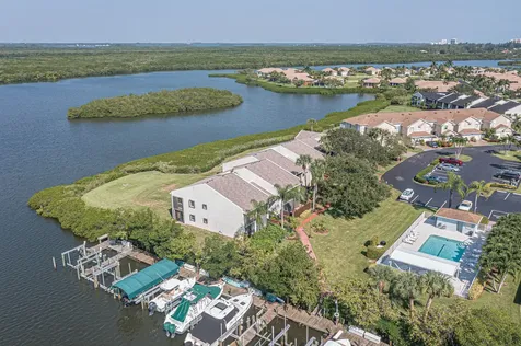 3223 S Lakeview Circle Hutchinson Island FL 34949