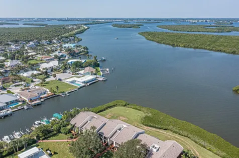 3223 S Lakeview Circle Hutchinson Island FL 34949