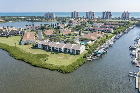 3223 S Lakeview Circle Hutchinson Island FL 34949