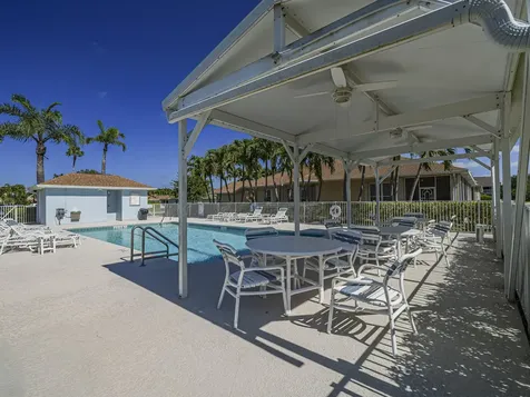 3223 S Lakeview Circle Hutchinson Island FL 34949