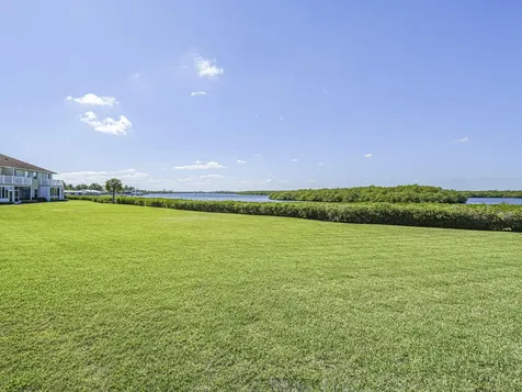 3223 S Lakeview Circle Hutchinson Island FL 34949