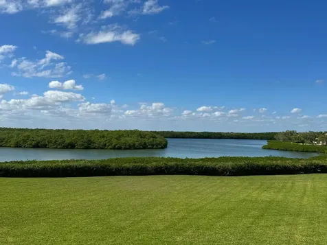 3223 S Lakeview Circle Hutchinson Island FL 34949