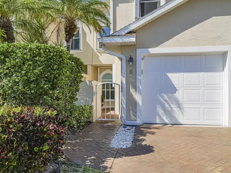 3223 S Lakeview Circle Hutchinson Island FL 34949