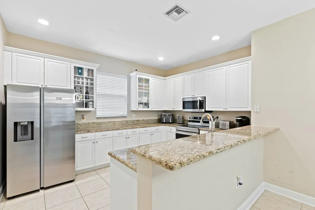 1033 NE 17th Way Fort Lauderdale FL 33304