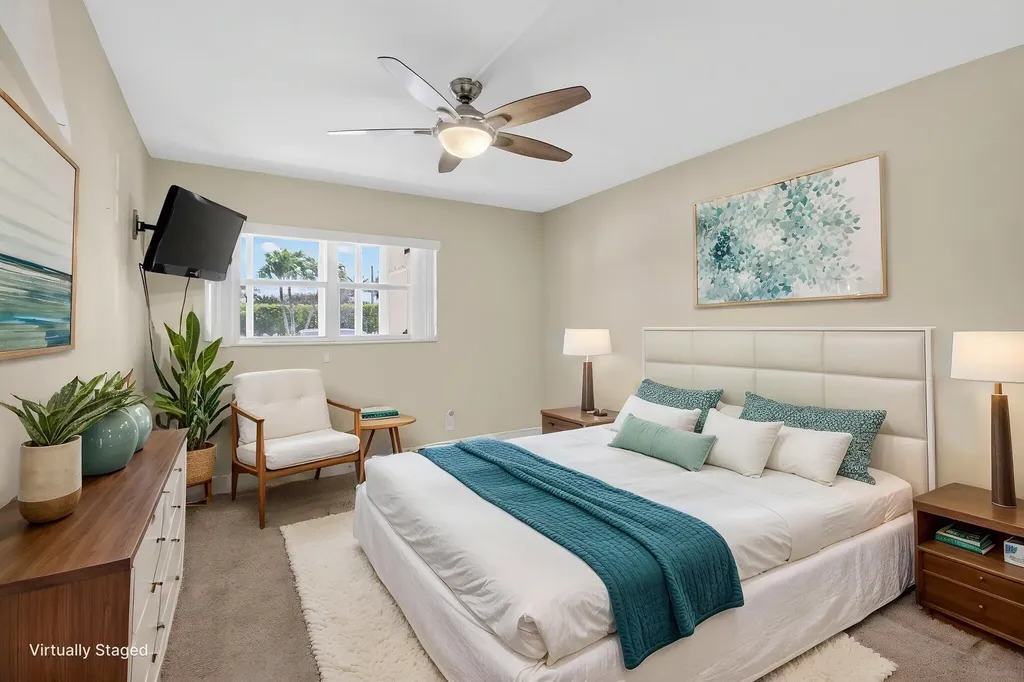 204 Flanders E Delray Beach FL 33484