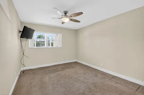 204 Flanders E Delray Beach FL 33484