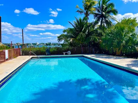 720 N Dixie Highway Lantana FL 33462