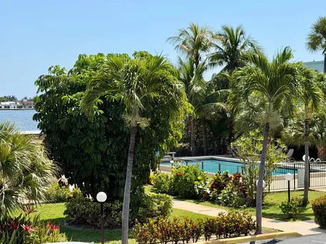 720 N Dixie Highway Lantana FL 33462