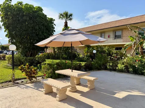 720 N Dixie Highway Lantana FL 33462