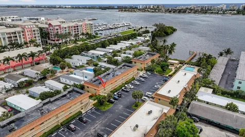 720 N Dixie Highway Lantana FL 33462