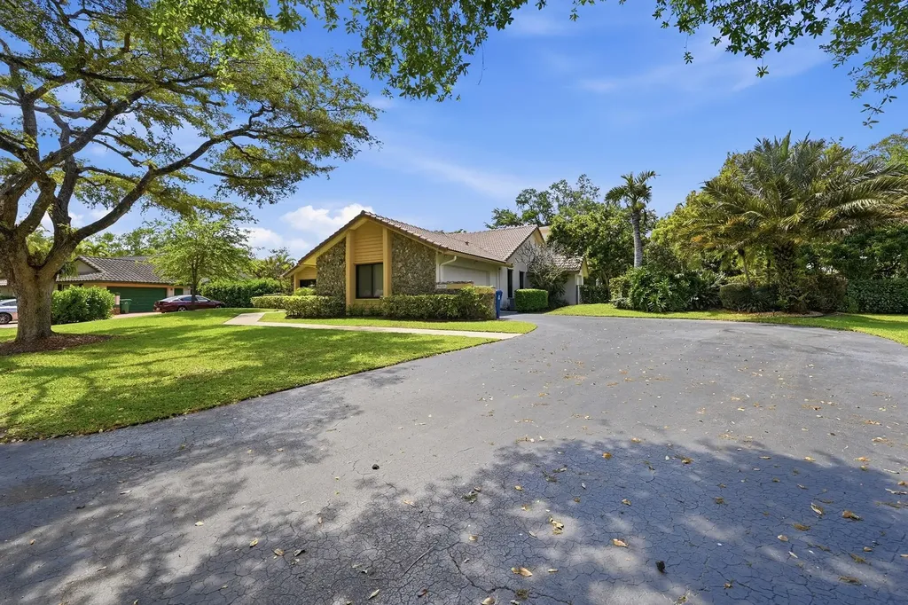 9127 NW 51st Place Coral Springs FL 33067